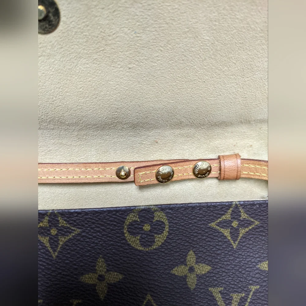 Vintage Louis Vuitton Pochette  "LIVE SHOW TODAY" - Picture 6 of 11